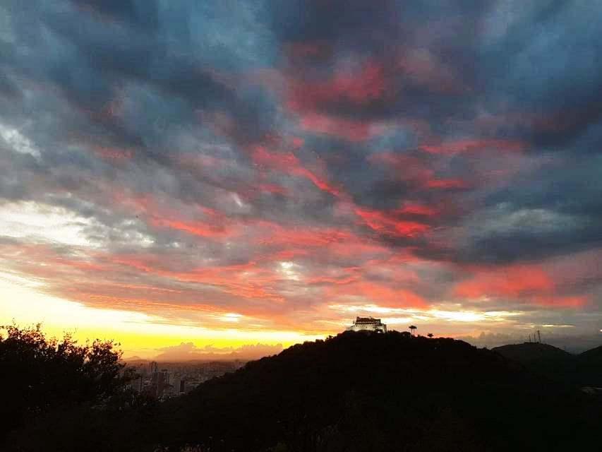 O que é, exatamente, o 'vermelho' que aparece no céu em alguns períodos do dia?