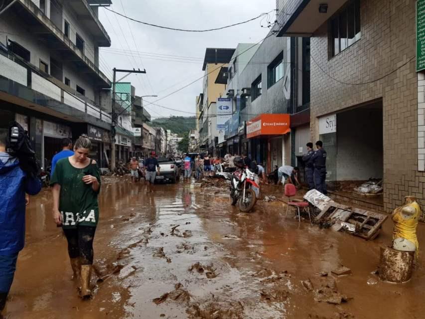 Chega a 415 0 número de pessoas que estão fora de casa por causa das chuvas no Sul do ES