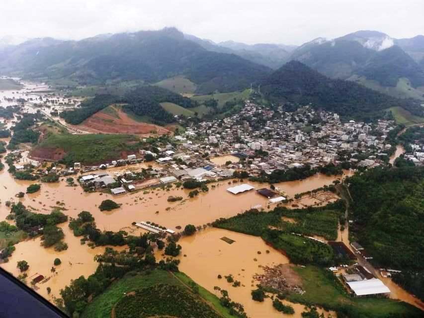 300 casas e 100 pontes terão de ser reconstruídas no Sul do ES, diz Casagrande