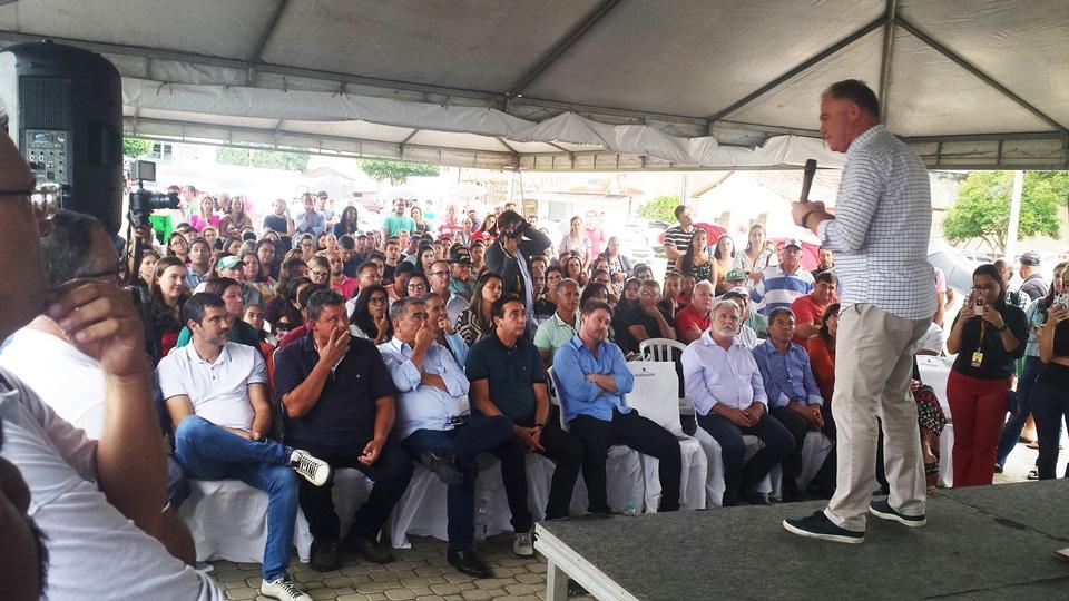 Casagrande autoriza construção de espaço multiesportivo e retomada das obras de barragem em Jaguaré