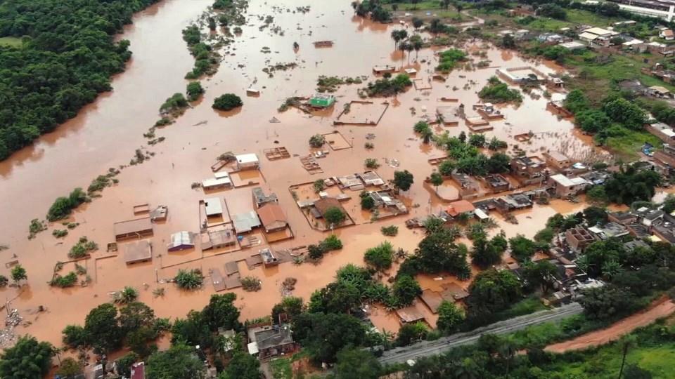 Mais de 100 cidades estão em situação de emergência após chuvas em MG