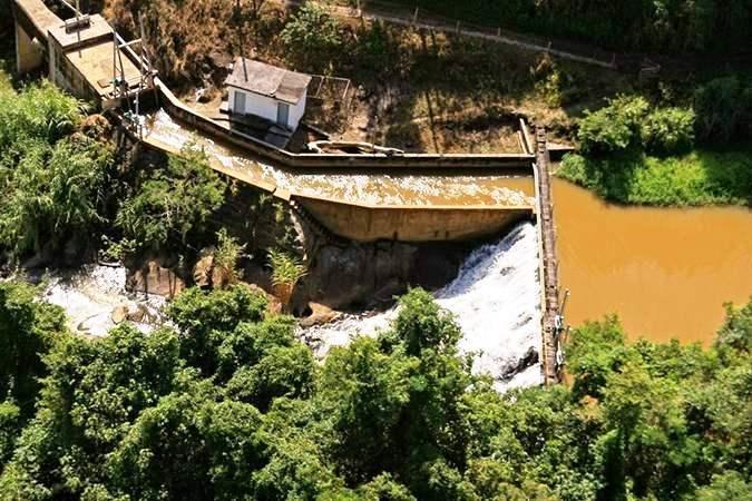 Prefeito desmente rompimento de barragem e mantém alerta de risco