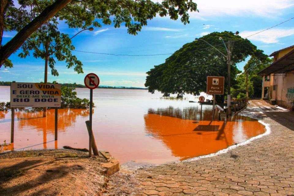 Nível do Rio Doce continua caindo em Linhares, no Norte do Estado