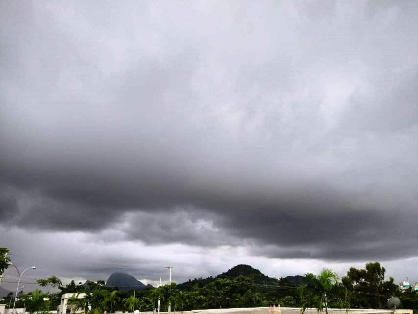 Aproximação de frente fria deixa tempo instável no Espírito Santo. Veja a previsão.