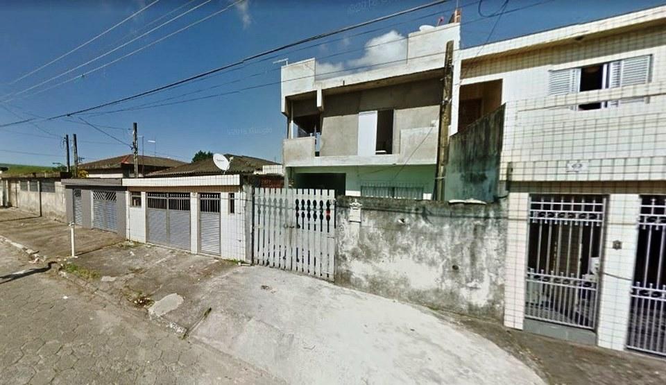 Menina de 11 anos é ferida ao tentar desarmar avô após ver avó baleada