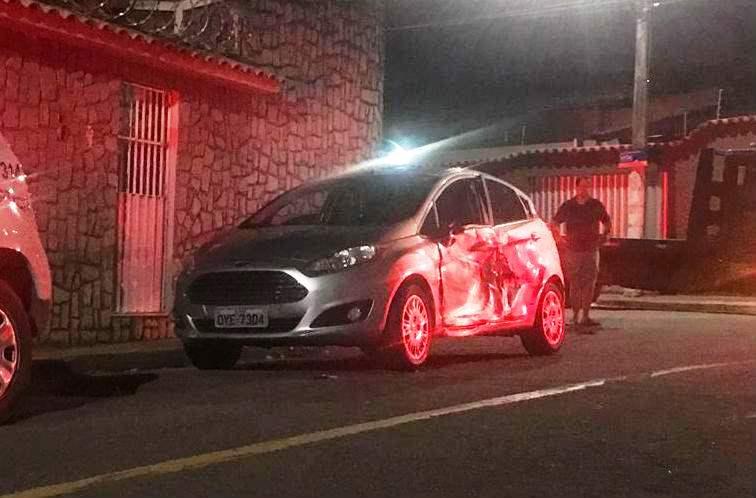 Corpo de homem é encontrado dentro de carro de luxo abandonado em Vitória