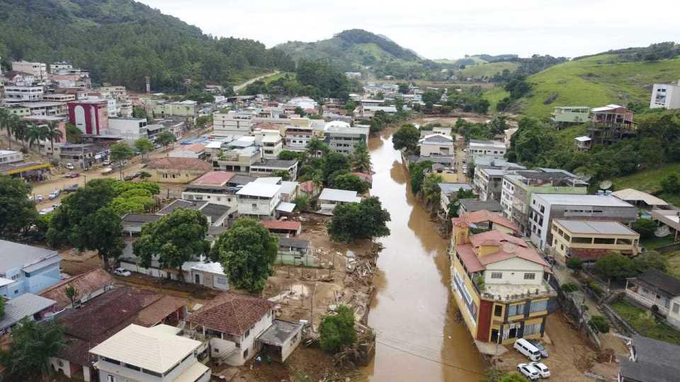 Um mês após chuvas intensas atingirem Iconha, população tenta se recuperar dos estragos