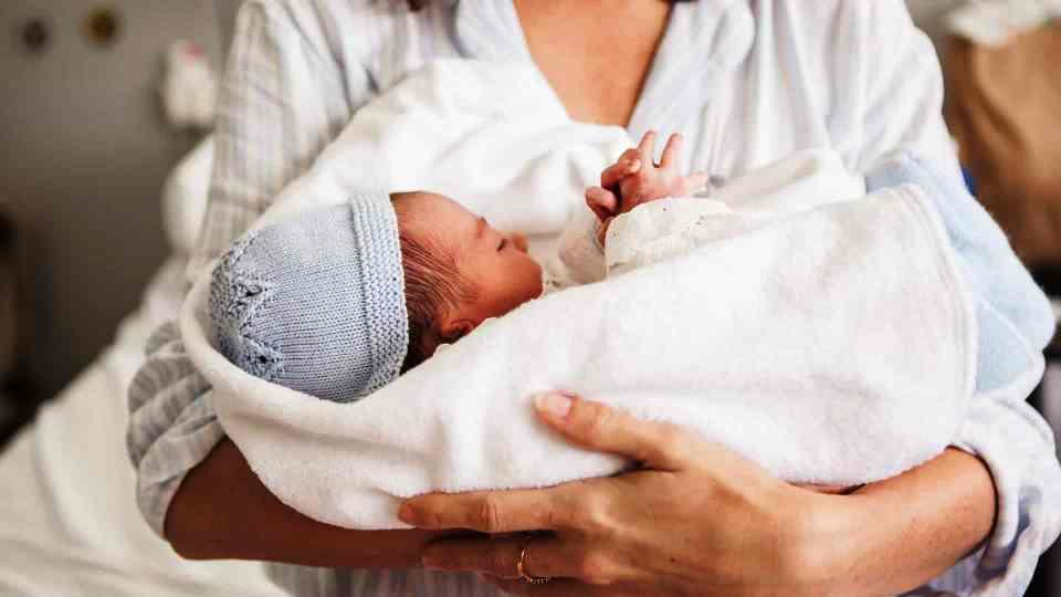 Anestesia geral durante cesarianas aumenta risco de depressão pós-parto