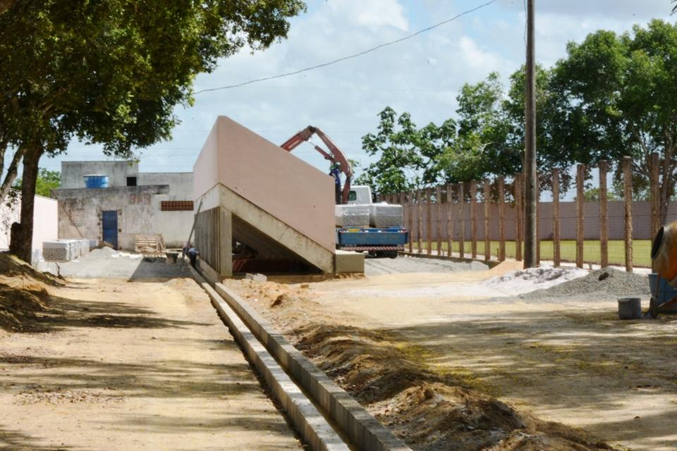 Iniciada obra de pavimentação do Estádio Municipal de Bo Esperança