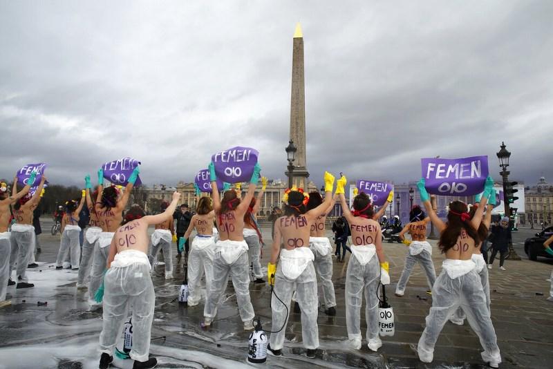 No 'Dia Internacional da Mulher' mulheres protestam em todo o mundo