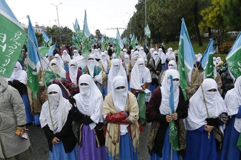 No 'Dia Internacional da Mulher' mulheres protestam em todo o mundo