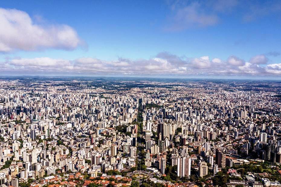 Dono de fábrica de salgados morre após cair dentro de moedor de carnes, em BH