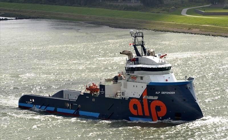 Iniciada operação de retirada de óleo do navio encalhado na costa do Maranhão