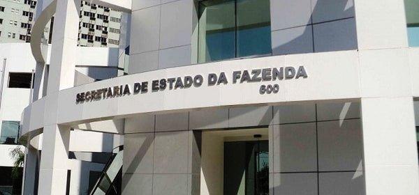 A informação foi confirmada por Renato Casagrande na tarde desta sexta (20)   Foto: Divulgação Durante coletiva na final da tarde desta sexta-feira (20), o governador do Espírito Santo, Renato Casagrande, confirmou mais três casos do Novo Coronavírus no Estado. O número total de pessoas que testaram positivo chega a 16, de acordo com a contagem feita até as 12h de hoje. A Secretaria da Saúde (Sesa), por meio do Centro de Operações Estratégicas (COE), também divulgou os números oficiais nesta sexta-feira-feira (20). Segundo o boletim, são 655 casos notificados com suspeita do Novo coronavírus em todo o Estado até o momento. Destes, 153 foram descartados e 16 foram confirmados. Dos casos confirmados, seis estão internados, sendo um em um hospital no município da Serra e cinco em hospitais de Vitória. Não há pacientes em estado grave, segundo a secretaria. Valedoitaunas/Informações Folha Vitória