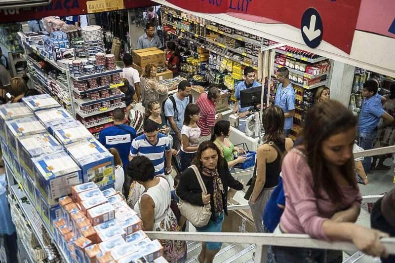 Bancos, supermercados, lojas e shoppings: confira o que funciona e não funciona no ES