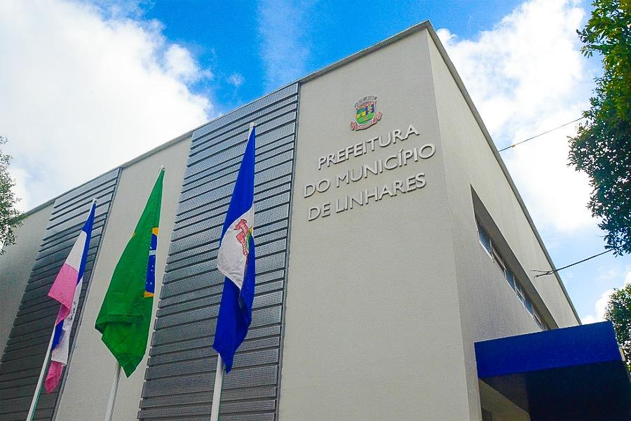 Prefeitura de Linhares anuncia cortes em horas extras e diárias de servidores