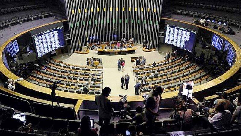 Senadores pedem adiamento das eleições municipais, de 2020 para 2022