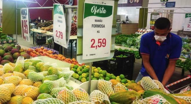 Isolamento social gera vagas temporárias na saúde e alimentação