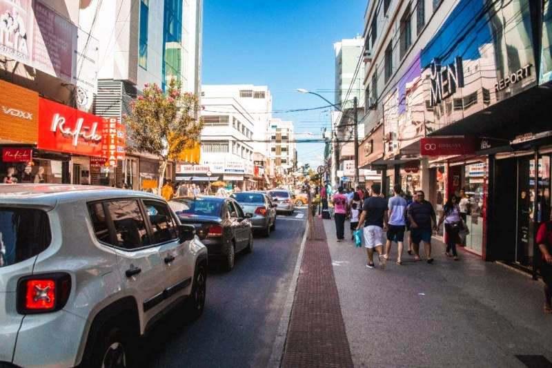 Decisão sobre abertura do comércio no Espírito Santo deve ser tomada neste sábado (18)