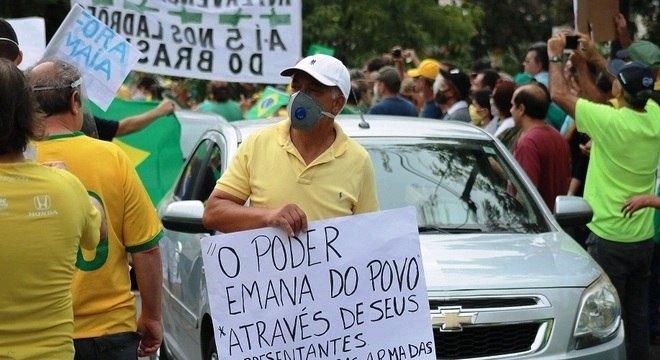 Protestos pedem fim de isolamento social em diversas regiões do Brasil