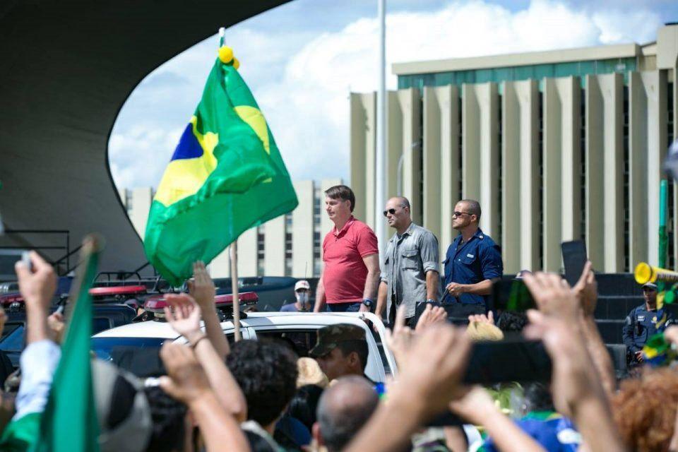 Militares reprovaram participação de Bolsonaro em ato no DF