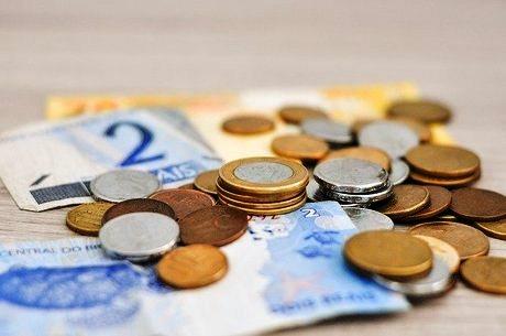 Metade dos brasileiros sobrevive com menos de R$ 15 por dia