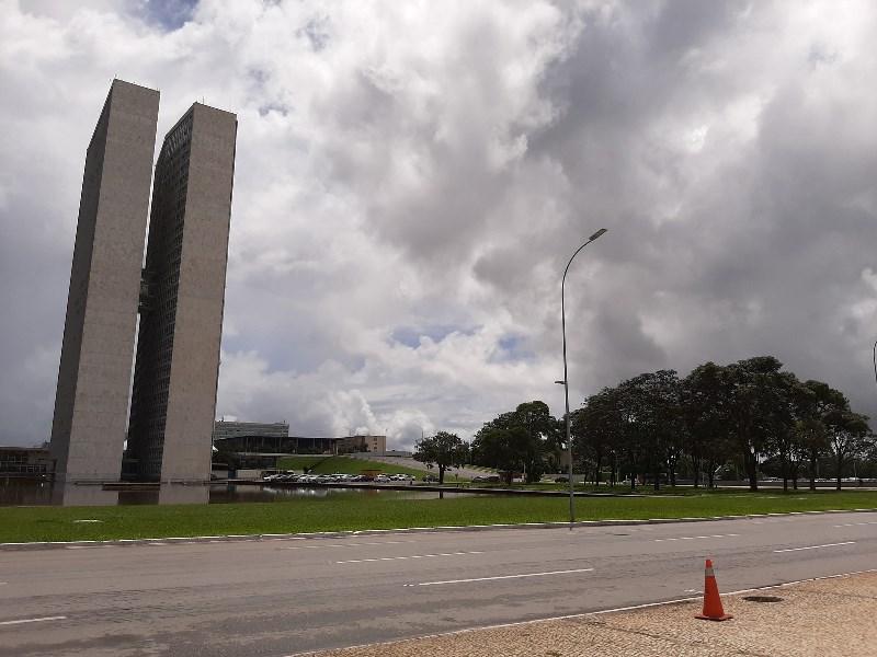 Câmara, Senado e STF decretam luto pelos 10 mil mortos de coronavírus no Brasil