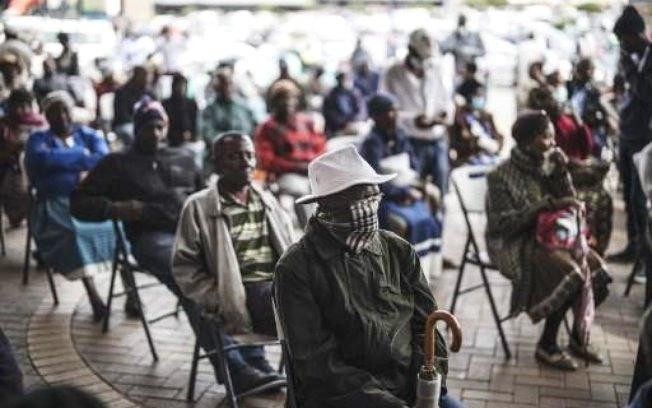 Coronavírus pode 'ficar' na África por anos, alerta a OMS