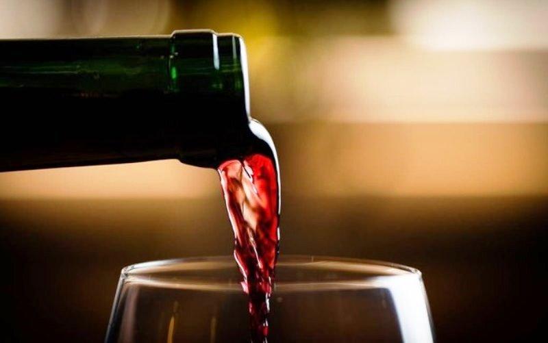 Consumo de vinho triplica e impulsiona marcas nacionais durante a crise