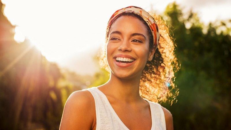 Queda de cabelo e sinais de envelhecimento da pele? Pode ser falta de vitamina D