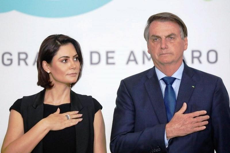 Bolsonaro divulga mensagem bíblica na qual se diz atacado e pressionado