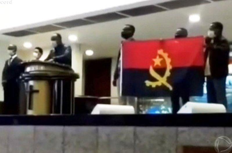 Senadores querem ir a Angola ajudar pastores agredidos