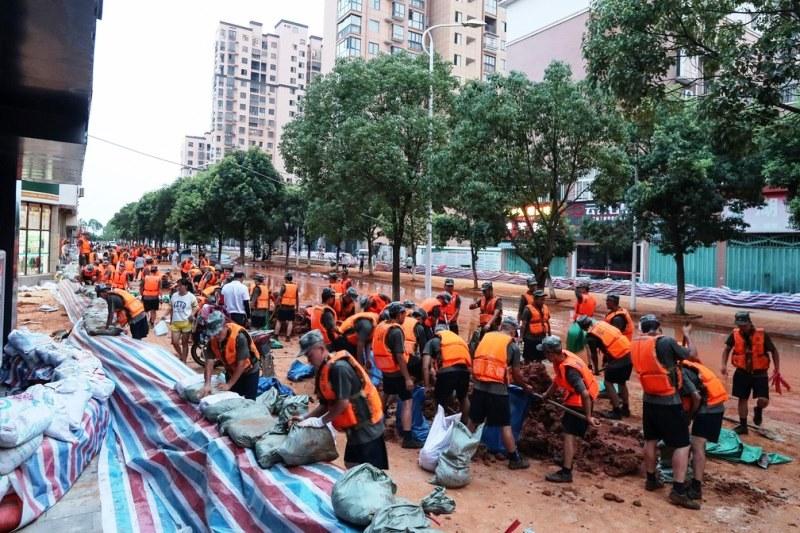 Inundações do rio Yangtze, deixam 140 mortes e desaparecidos na China