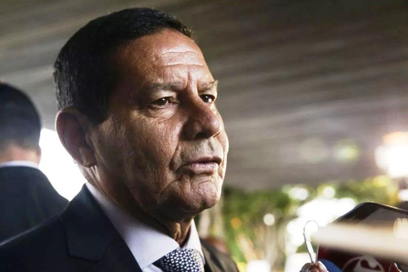 Mourão diz que Gilmar Mendes deve se retratar “se tiver grandeza moral”