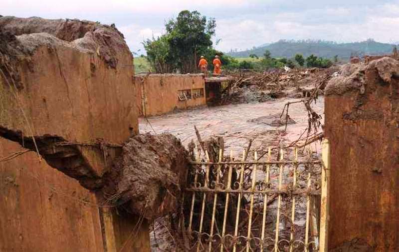 Justiça Federal determina que Fundação Renova mantenha auxílios de atingidos por barragem