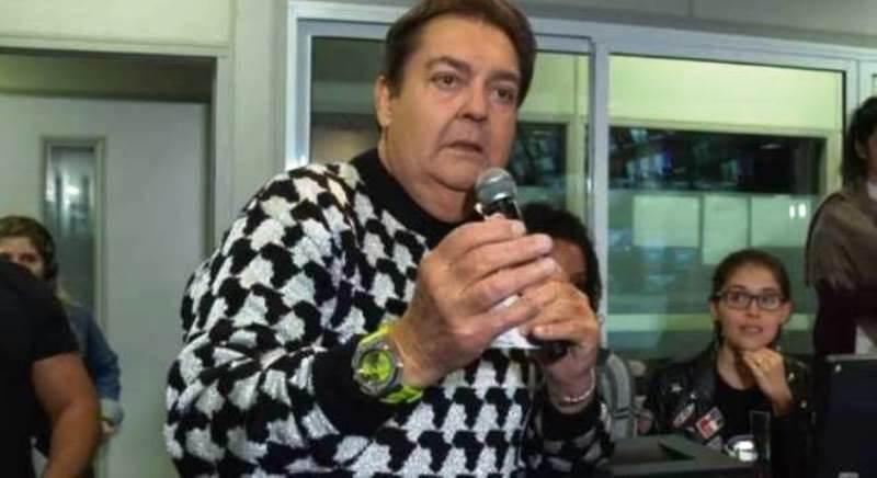 Faustão ostenta relógio milionário: “Dá pra comprar três Ferraris”