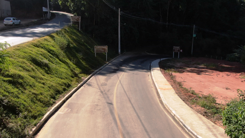 Casagrande inaugura obras e assina ordens de serviço em Domingos Martins