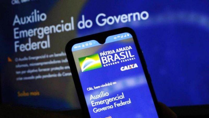 Governo desiste de dividir novas parcelas do auxílio; confira calendários