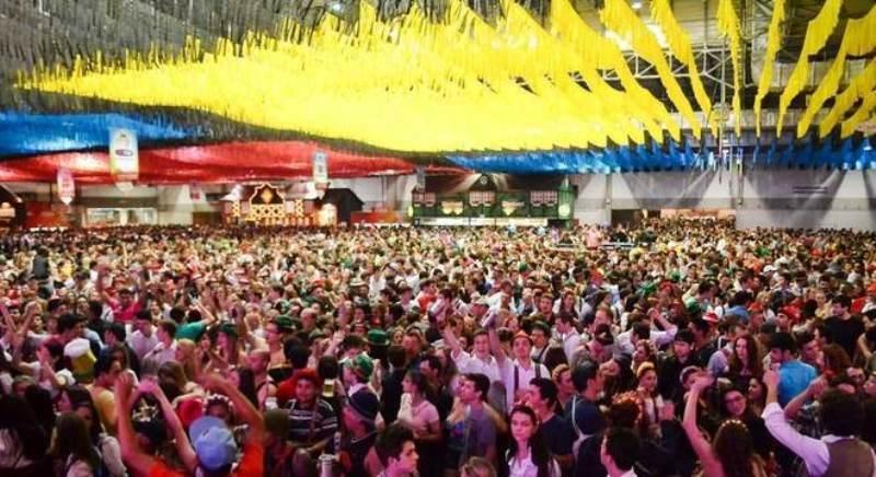 Blumenau cancela Oktoberfest e Réveillon 2020 para conter covid-19