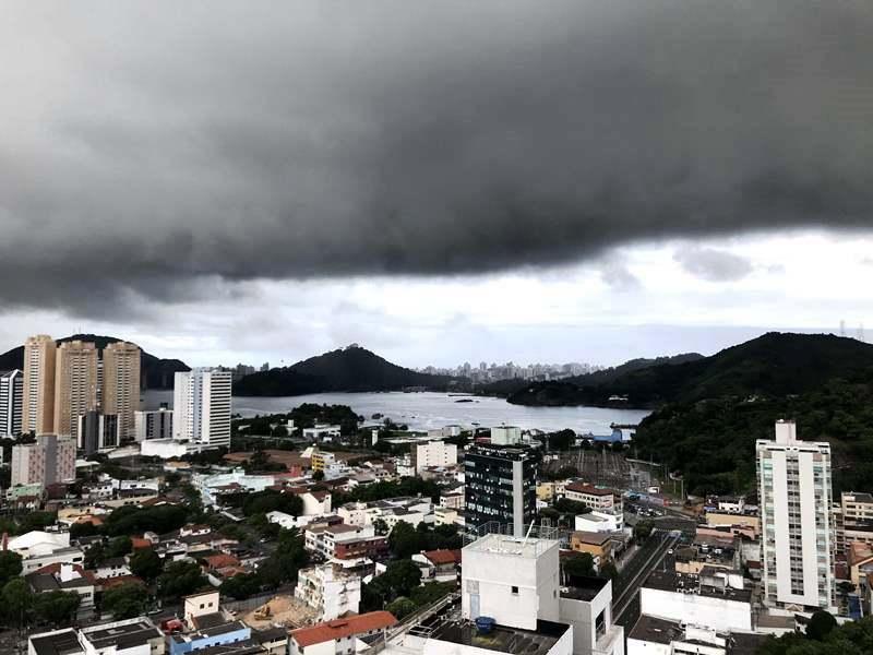 Primeiro fim de semana de agosto deve ser de chuva no ES. Confira a previsão!