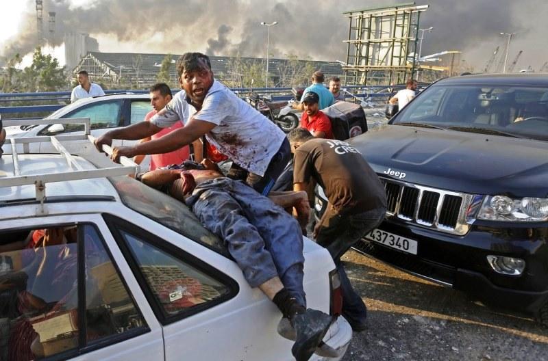 Fotos mostram explosão em Beirute