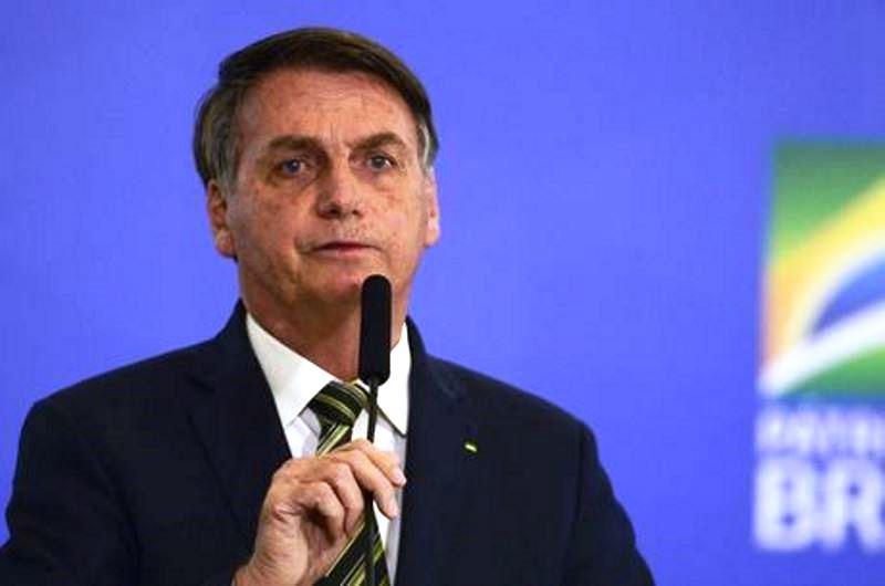 Bolsonaro diz que Brasil vai enviar ajuda ao Líbano após explosão