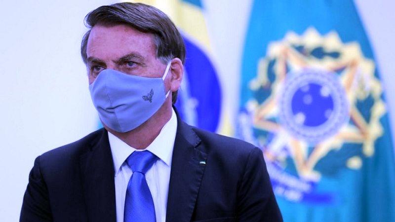 Bolsonaro critica a imprensa e diz que vai respeitar o teto de gastos