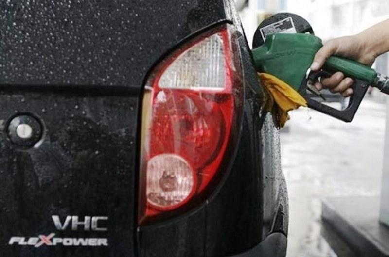 Preço da gasolina sobe pela 13ª vez e retoma valor do início da pandemia