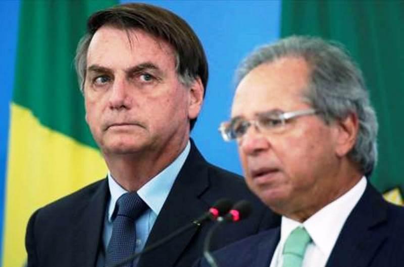 Bolsonaro dá três dias para Guedes modificar proposta do Renda Brasil