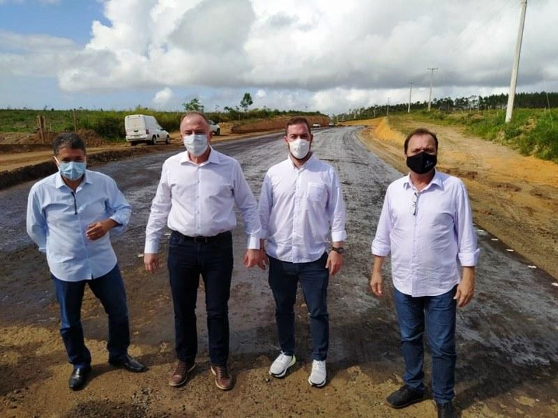 Governador visita obras rodoviárias em Conceição da Barra e São Mateus