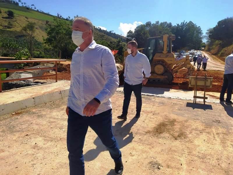 Governador visita novo prédio da Delegacia Regional e obras de pavimentação em Colatina