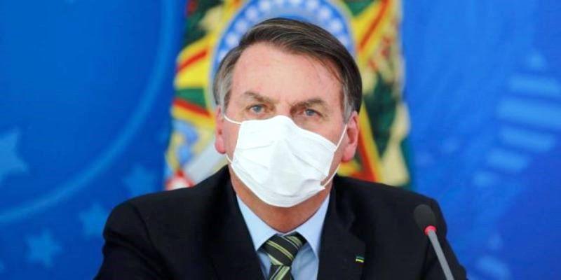 Bolsonaro veta perdão a dívidas tributárias de igrejas