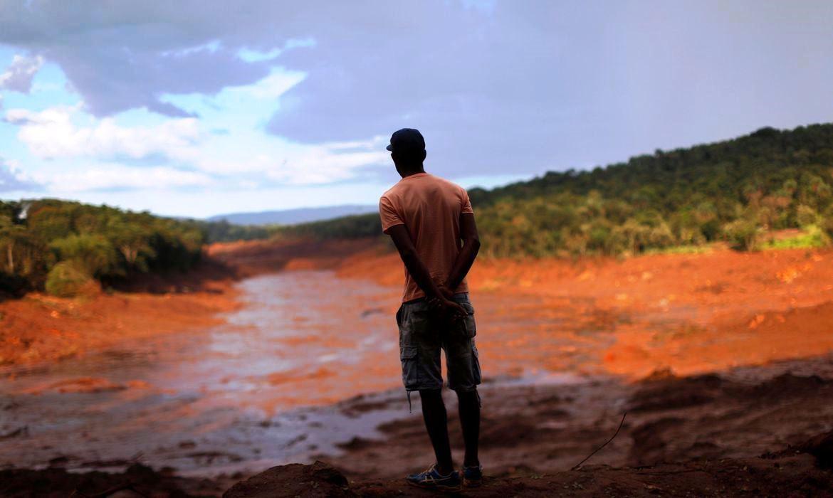 Ribeirinhos e produtores ainda lutam por água potável em Brumadinho