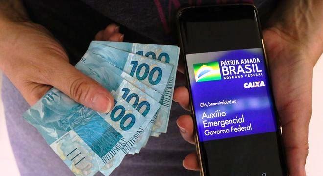 Mais 9,4 milhões recebem hoje novas parcelas do auxílio